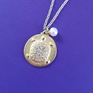 Vantel Pearls "One Step At A Time" turtle necklace